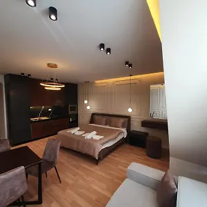 new-luxury-apartment.hotels-in-tirana.com/