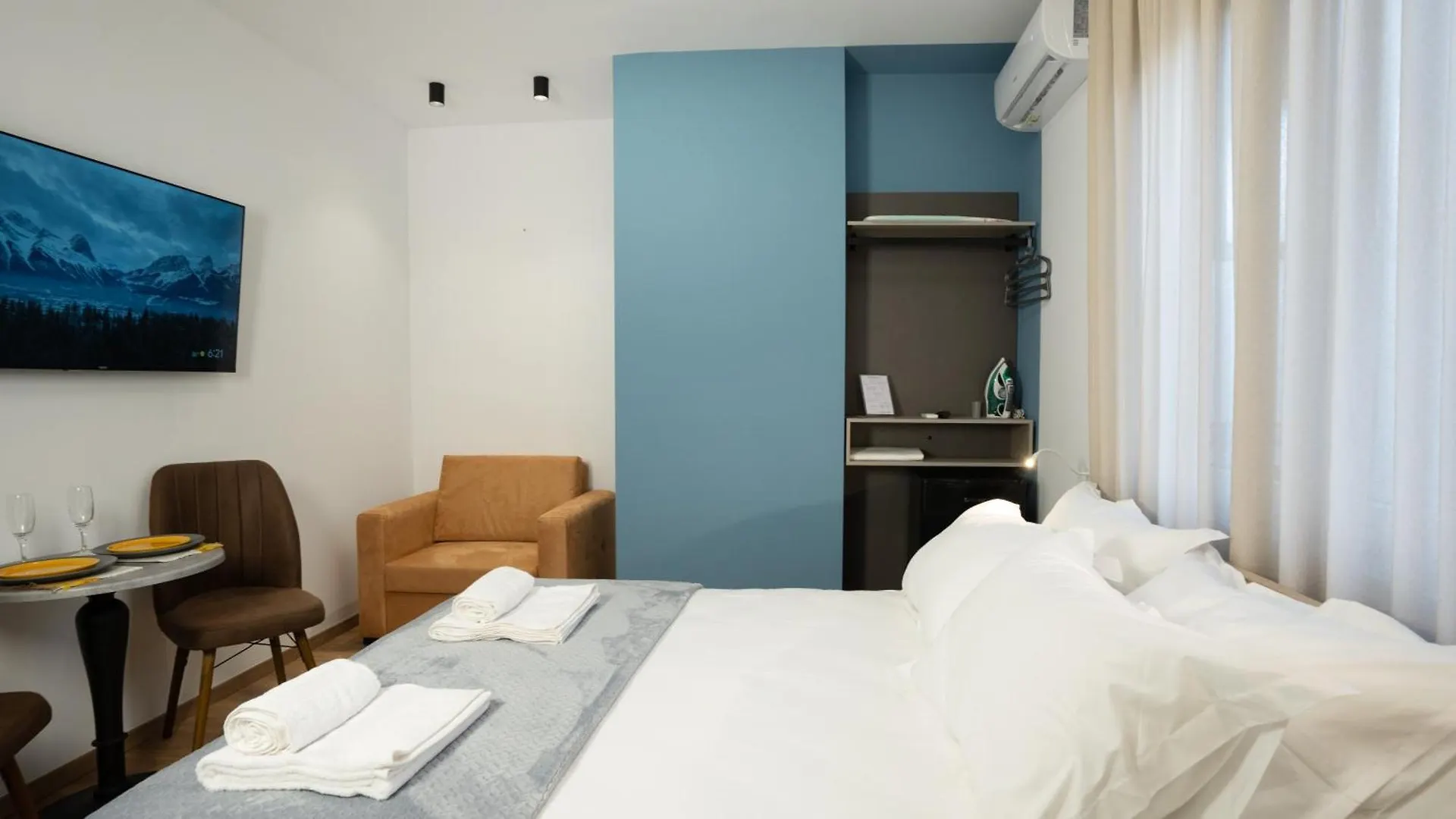 Circle Tirana City Center 0*,  Albanie